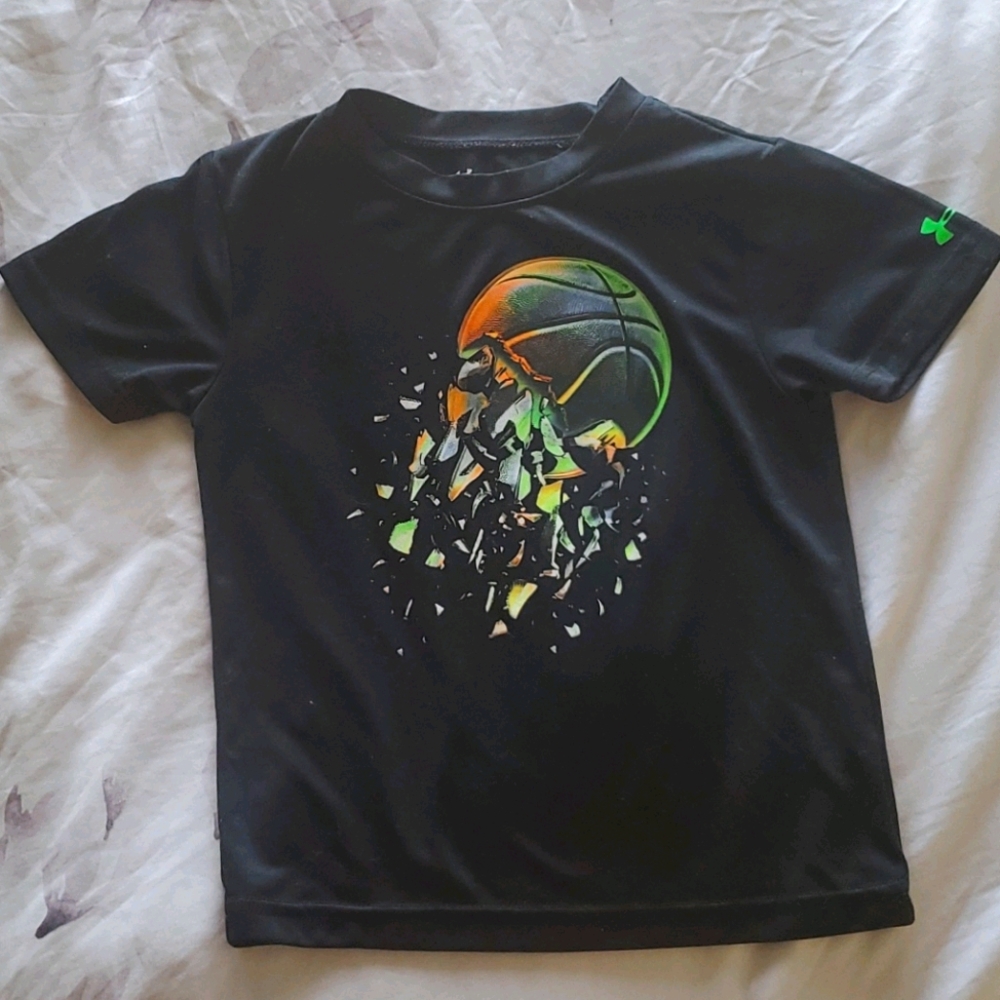 Boys under armour t-shirt
